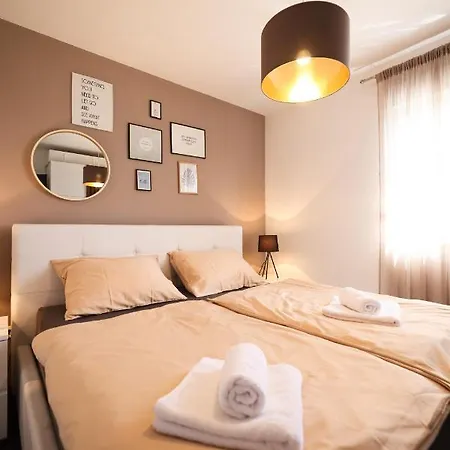 Aurora Apartment