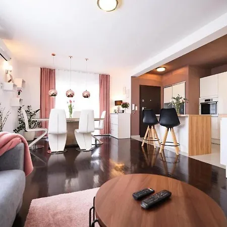 Apartment Aurora